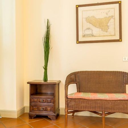 ריפוסטו Les Suites - Apartments מראה חיצוני תמונה